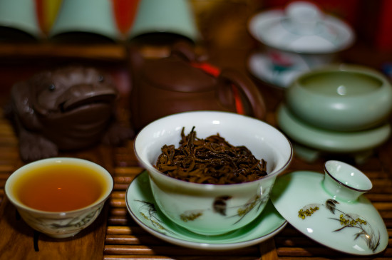 茶叶多少钱一斤（在50～100000元左右一斤